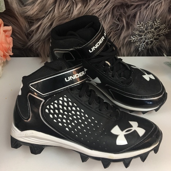 kids under armour cleats